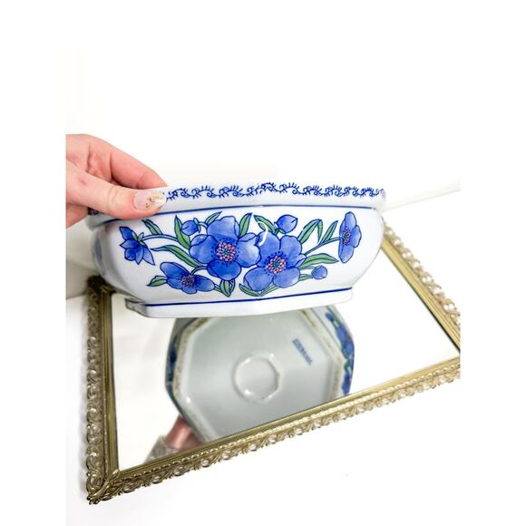 Vintage AAA Imports Hand Painted Floral Octagon Planter Blue Flowers , Grand-mil - Picture 1 of 8
